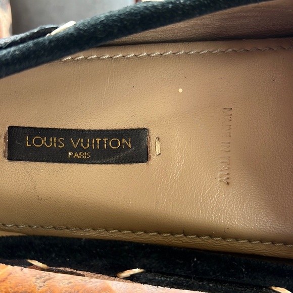 Louis Vuitton Leopard Print Leather and Black Suede Trim Gloria Loafers 👞 - Picture 13 of 16